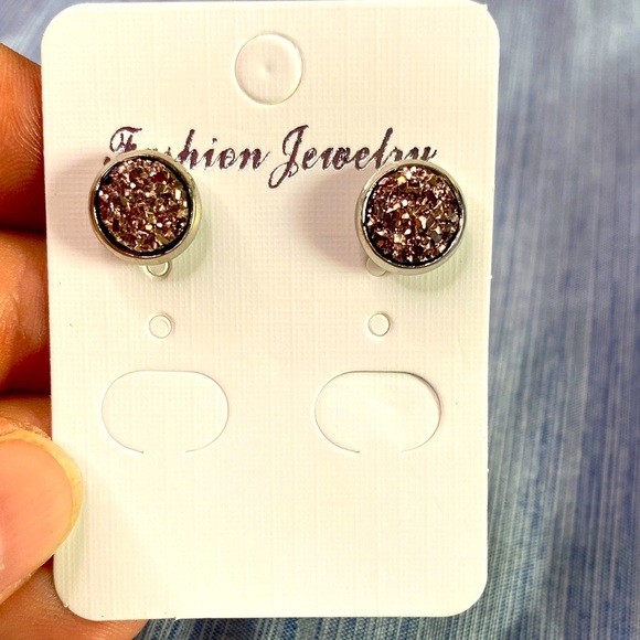 Magnet Glittering Pink Earrings - Picture 3 of 4